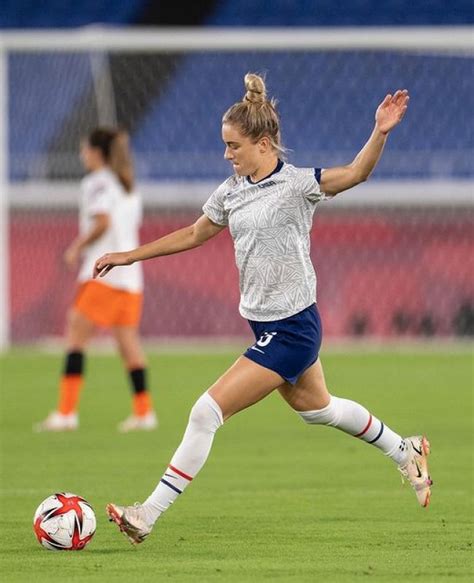 Kristen Anne Mewis (born February 25, 1991) is an American professional soccer player who plays as a midfielder for West Ham United of the Women&x27;s Super League (WSL) and the United States national team. . Lchat kristie mewis
